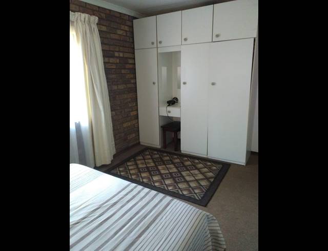 2 BEDROOM FREEHOLD TO LET IN JUKSKEI PARK
